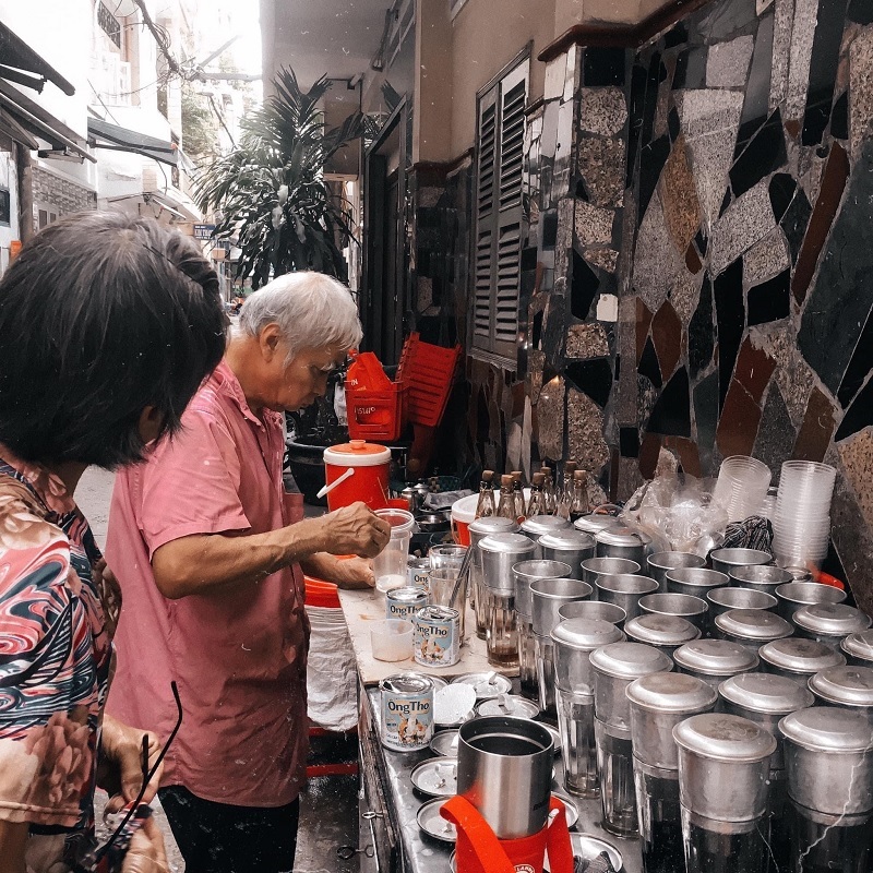 Cafe lề đường quận 10 - Cao Niên 449 đường Bà Hạt.