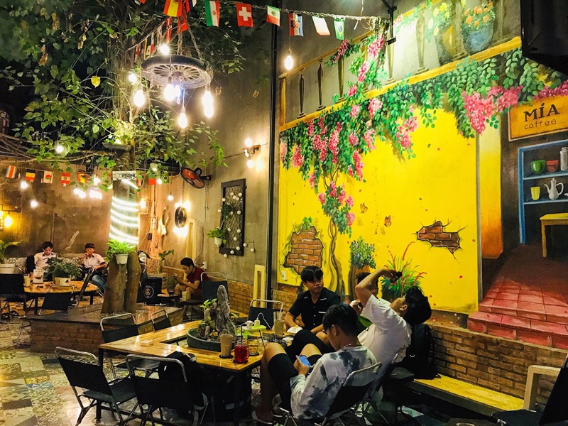 MIA Coffee & Tea - Cafe đẹp quận 8 ấm cúng.